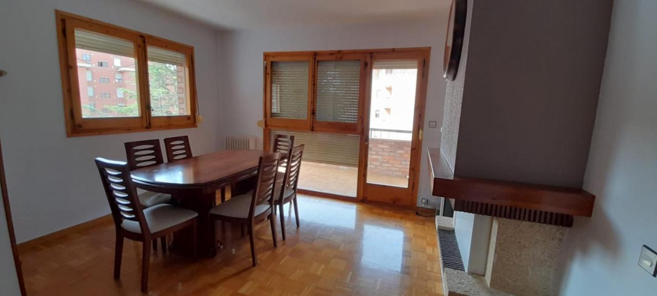 Apartamento Callizo Хака Екстериор снимка